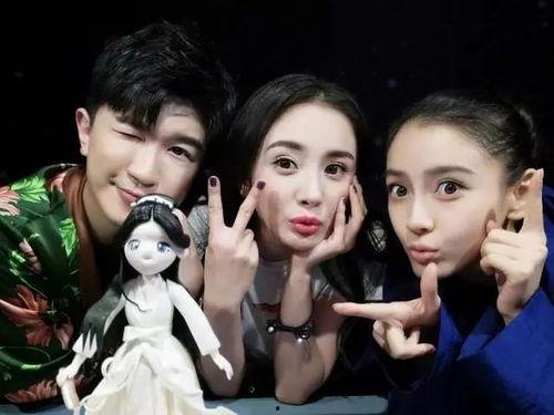 在娱乐圈的闺蜜吃瓜小说,揭秘明星背后的秘密瓜田